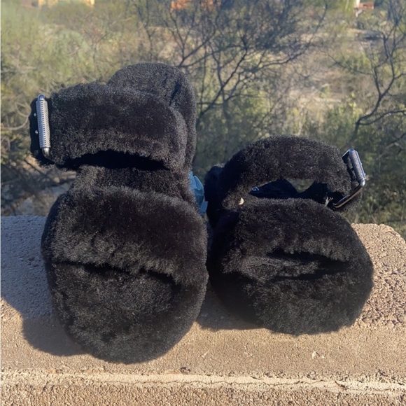 ❤️ UGG Fuzz Yeah Plush Black Slides / Slippers / Sandals ❤️ - Picture 7 of 13